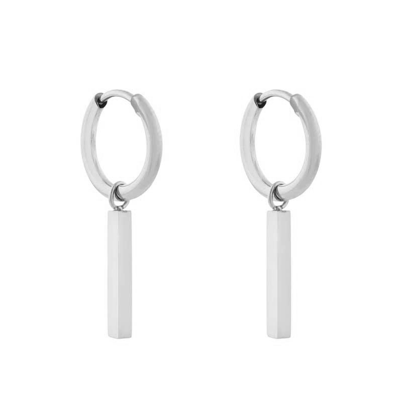 Oorbellen klein met hanger staafje groot zilver Oorbellen klein met hanger staafje groot zilver