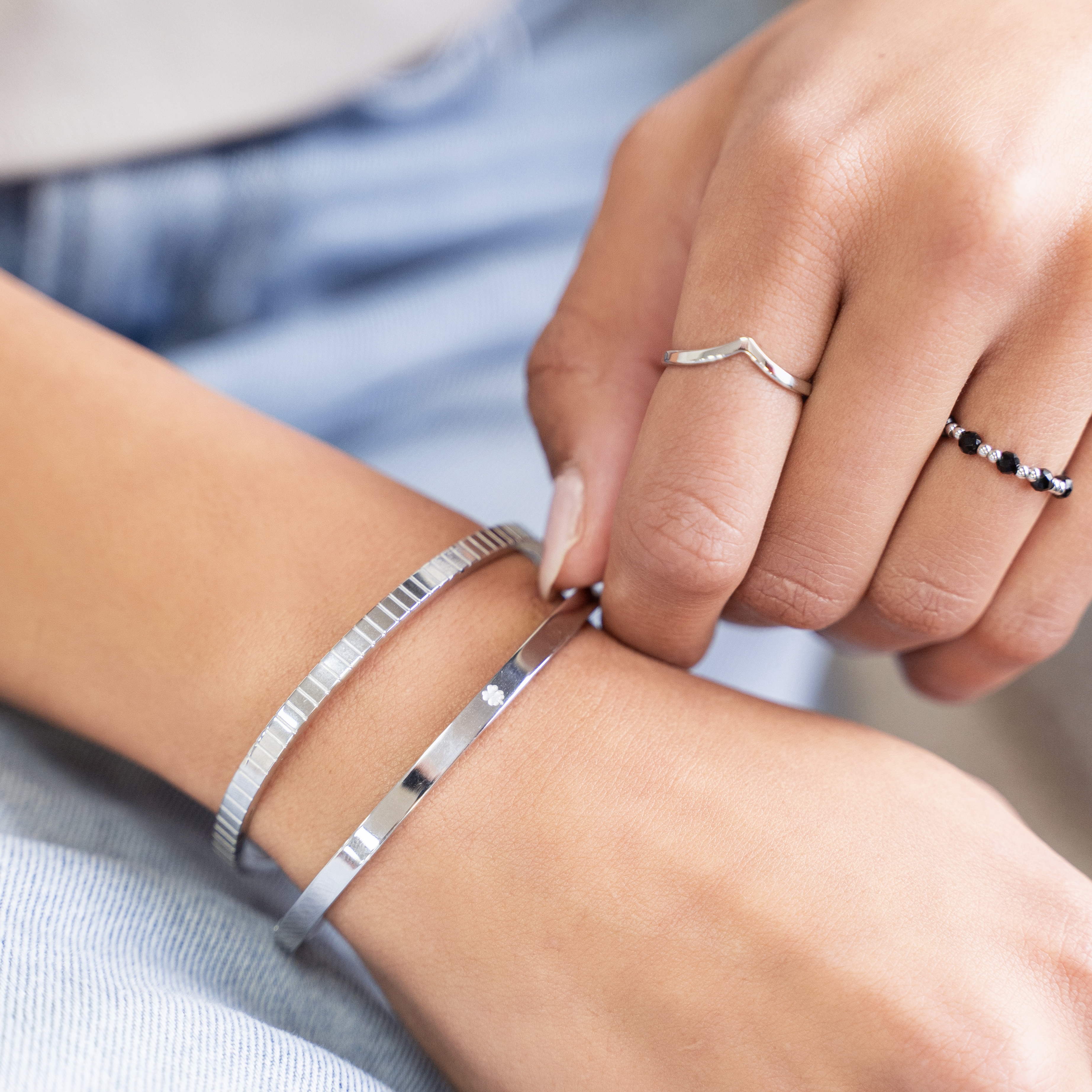Bangle bracelet clover