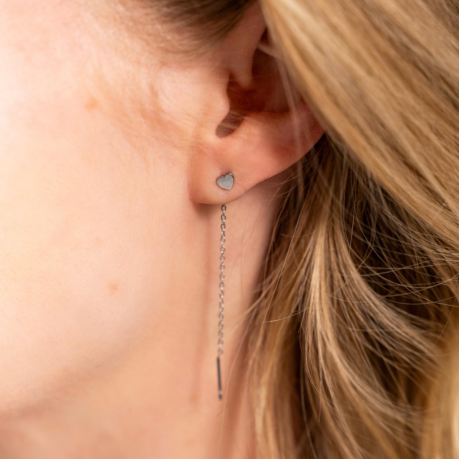 Stud doortrek oorbellen hartje Stud doortrek oorbellen hartje