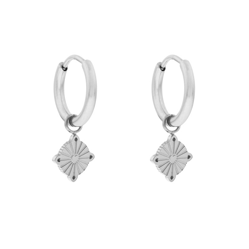 Oorbellen klein met hanger lovely zilver Oorbellen klein met hanger lovely zilver