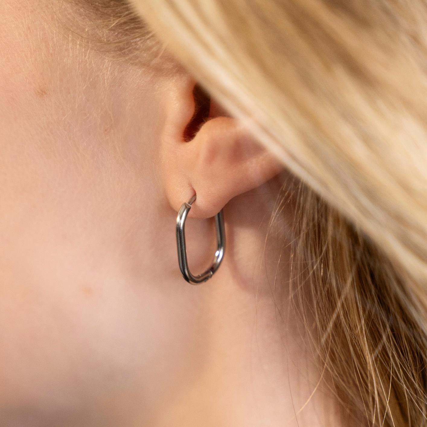 Earrings hoop oval basic