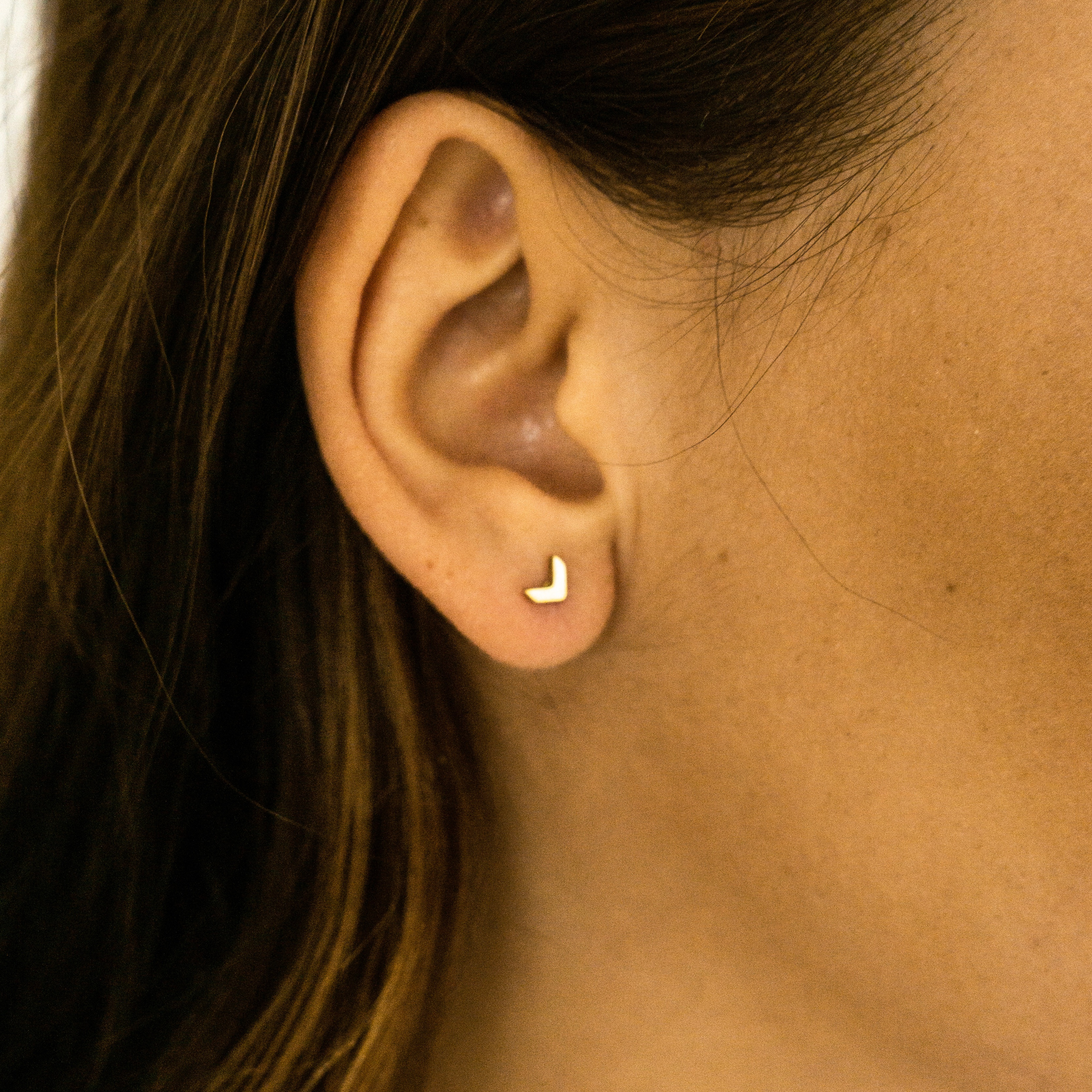 Stud earrings V