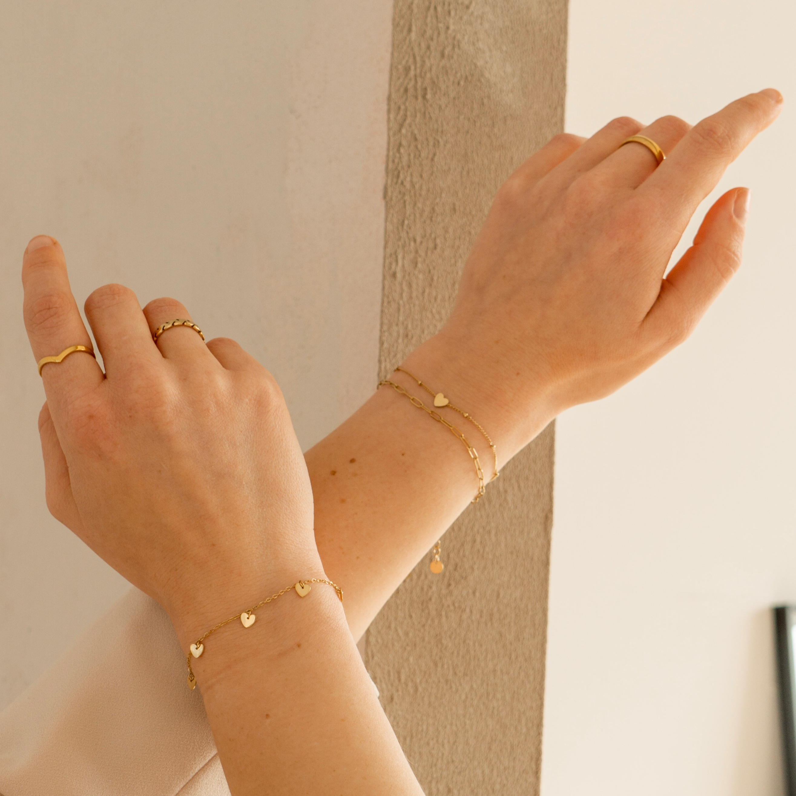 Armband met een boel hartjes Armband met een boel hartjes