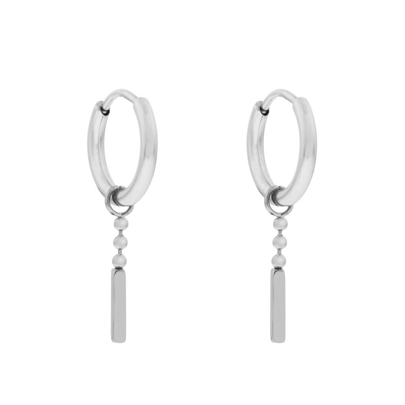 Oorbellen klein met hanger balletjes met staafje zilver Oorbellen klein met hanger balletjes met staafje zilver
