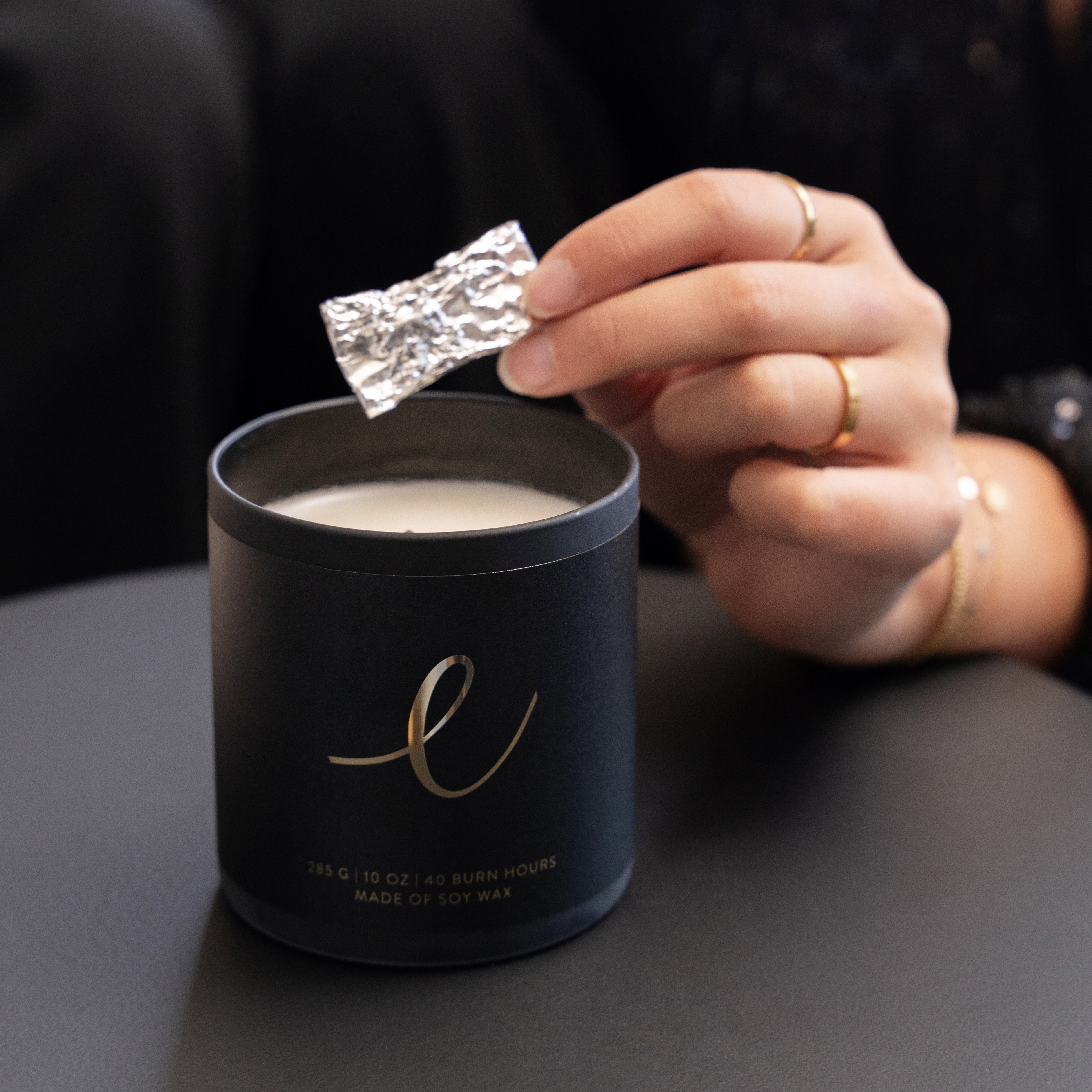 Scented candle with jewellery - white musk - white jar large